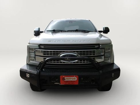 Used 2017 Ford F250 Platinum w/ Platinum Ultimate Package AWD/4WD image 3