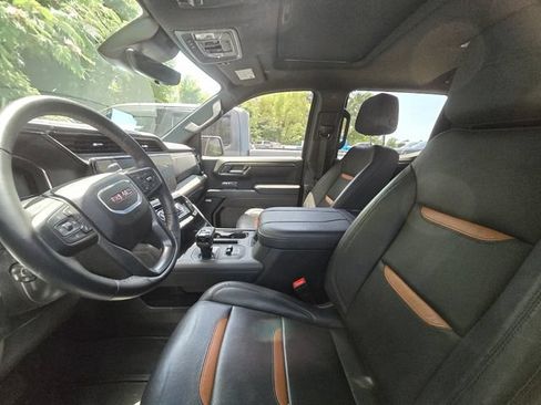 Used 2024 GMC Sierra 1500 AT4 w/ Technology Package AWD/4WD image 13