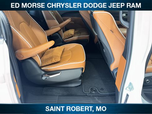 New 2026 Chrysler Pacifica Pinnacle FWD image 33