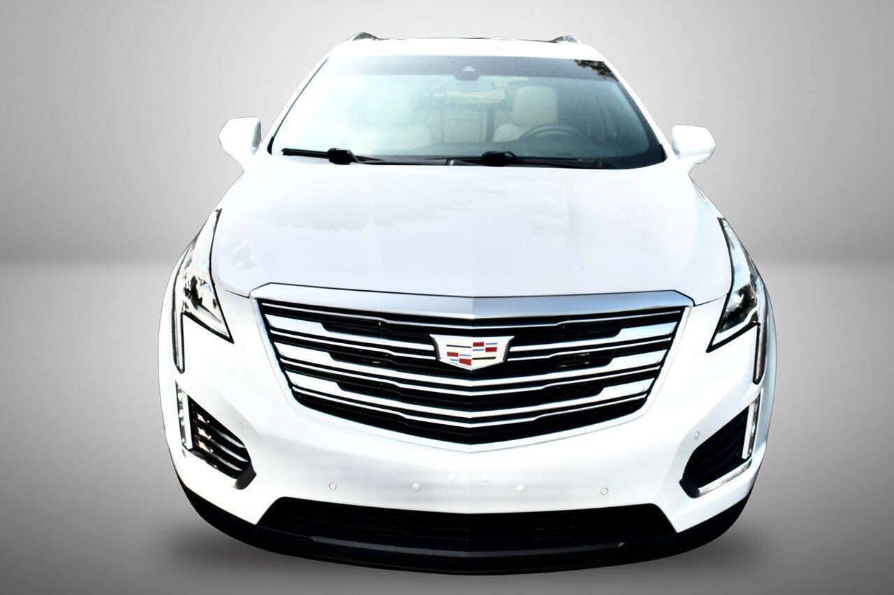 Used 2017 Cadillac XT5 Premium Luxury w/ LPO, Wheel Lock Package AWD/4WD image 10