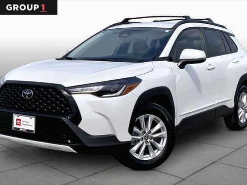 Certified 2023 Toyota Corolla Cross LE FWD image 1