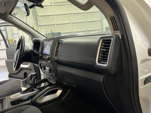 Used 2024 Nissan Frontier SV w/ Hardbody Edition AWD/4WD image 31