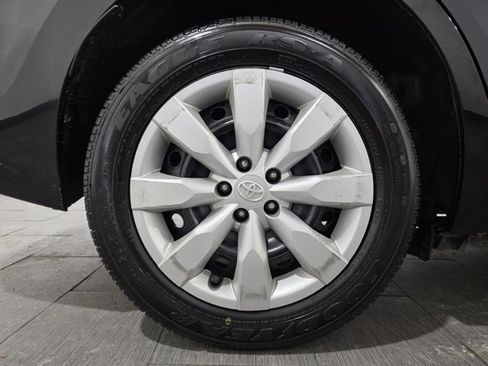 Used 2015 Toyota Corolla LE image 24