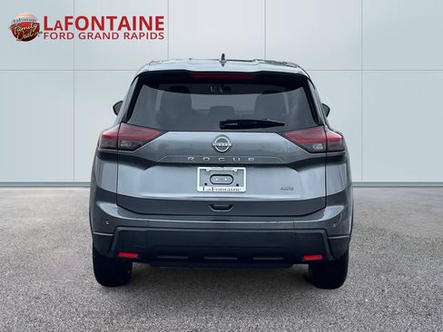 Used 2025 Nissan Rogue SV AWD/4WD image 6