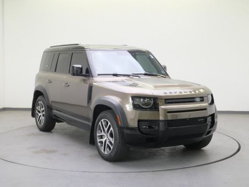 Used 2022 Land Rover Defender 110 X-Dynamic HSE AWD/4WD image 4