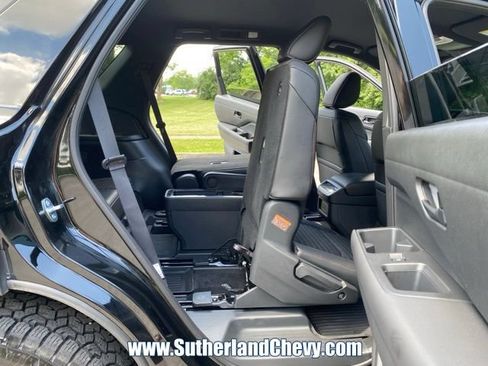 Used 2025 Nissan Pathfinder Rock Creek AWD/4WD image 38