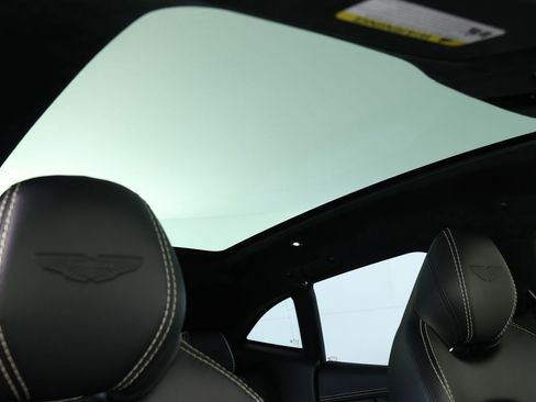 Used 2021 Aston Martin DBX image 28