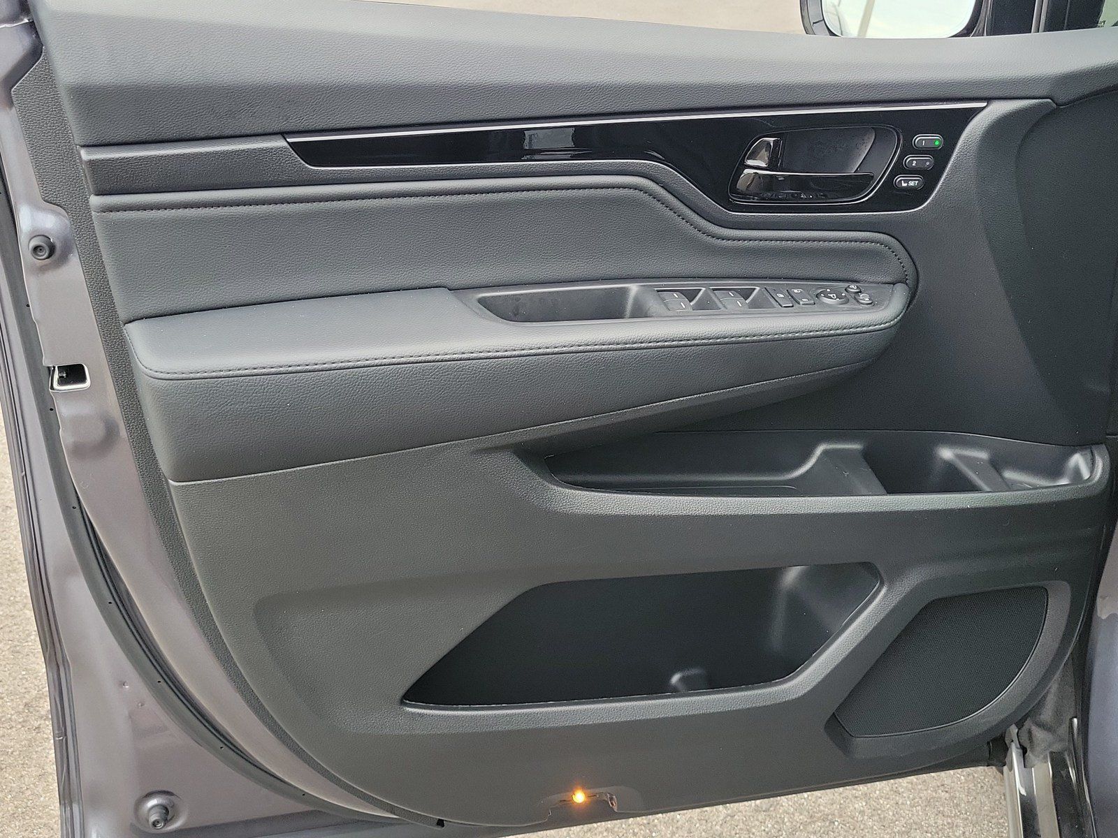 Used 2025 Honda Odyssey Elite image 13