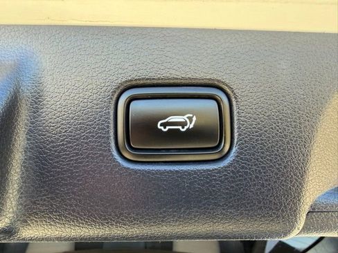 Used 2021 Hyundai Palisade SEL w/ Premium Package image 12