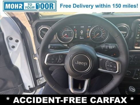 Used 2021 Jeep Wrangler Unlimited Sahara image 18