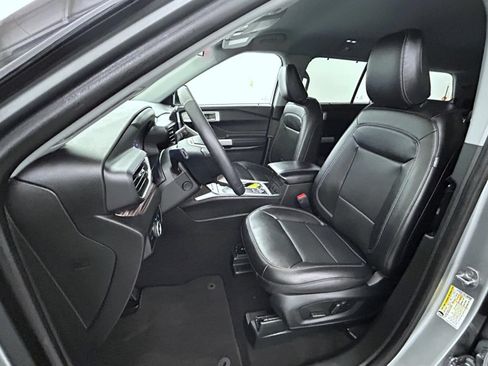 Used 2024 Ford Explorer Limited w/ Equipment Group 301A AWD/4WD image 10