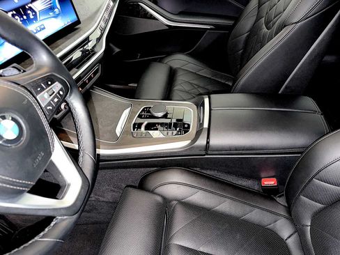 Used 2024 BMW X5 xDrive40i w/ Premium Package AWD/4WD image 19