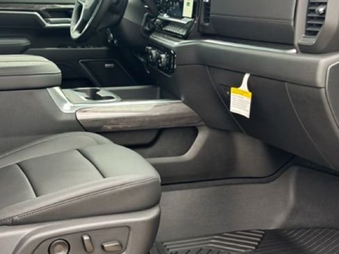 New 2026 Chevrolet Silverado 2500 LTZ w/ LTZ Convenience Package AWD/4WD image 19