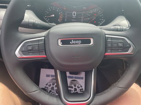 Used 2025 Jeep Compass Limited AWD/4WD image 23