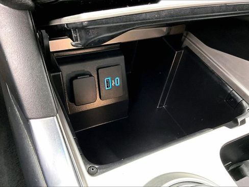 Used 2022 Ford Explorer Limited w/ Equipment Group 301A image 33