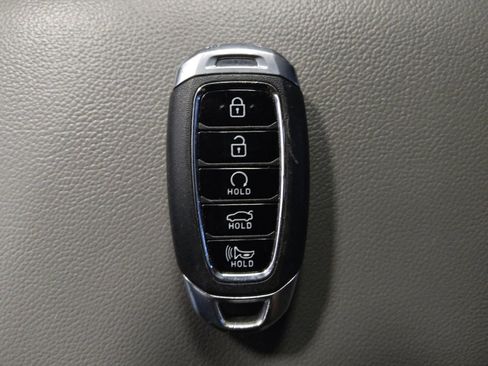 Used 2023 Hyundai Elantra SEL w/ Convenience Package FWD image 32