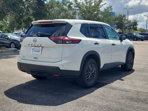 Used 2024 Nissan Rogue S FWD image 7