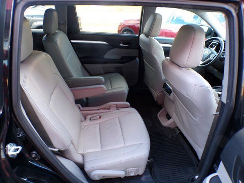 Used 2016 Toyota Highlander XLE image 20