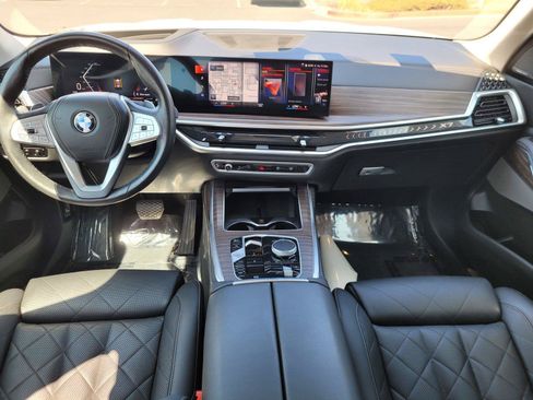 Used 2023 BMW X7 xDrive40i w/ Premium Package AWD/4WD image 21