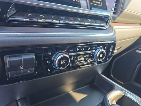 Used 2024 GMC Sierra 1500 SLT w/ SLT Premium Plus Package image 25