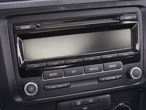 Used 2014 Volkswagen Jetta SE FWD image 18