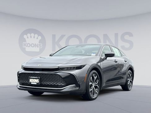 Used 2024 Toyota Crown Limited image 1