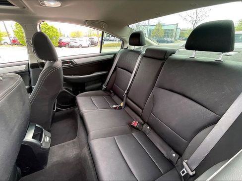 Used 2018 Subaru Legacy 2.5i Premium w/ Moonroof Package AWD/4WD image 29
