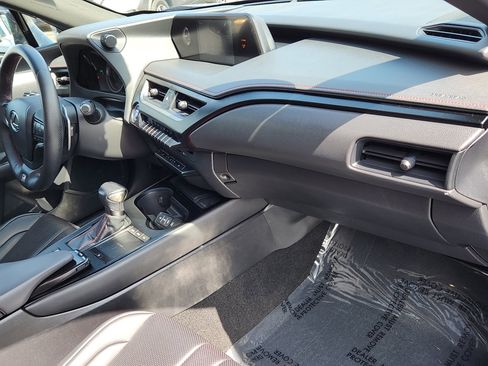 Used 2019 Lexus UX 250h F Sport image 32