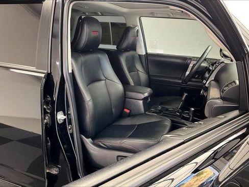 Used 2021 Toyota 4Runner TRD Off-Road Premium w/ Moonroof Package AWD/4WD image 6
