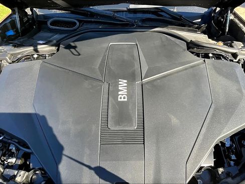 New 2025 BMW i7 xDrive60 w/ Premium Package image 19