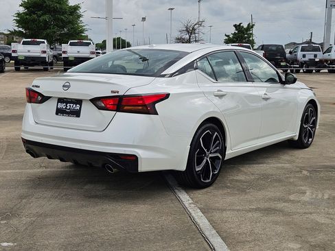Used 2025 Nissan Altima 2.5 SR image 3