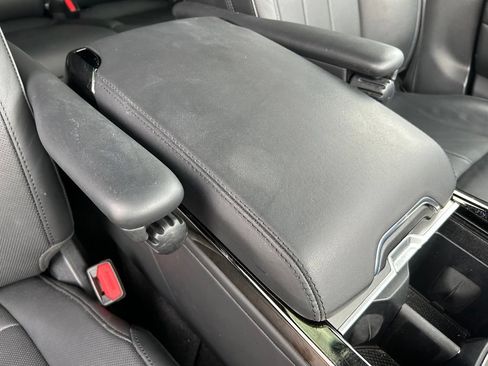 Used 2025 Land Rover Range Rover Sport SE AWD/4WD image 42