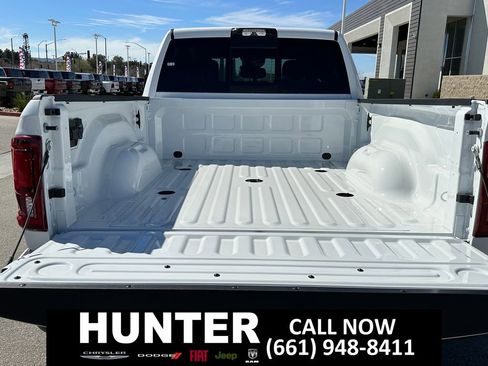 New 2026 RAM 2500 Laramie AWD/4WD image 17