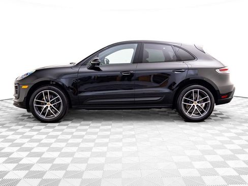 Certified 2025 Porsche Macan image 2