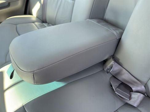 Used 2000 Ford Crown Victoria LX image 12