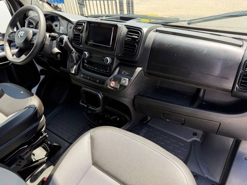 Used 2025 RAM ProMaster 3500 w/ Convenience Group FWD image 18