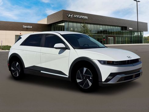 New 2026 Hyundai Ioniq 5 SEL image 11