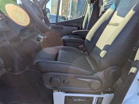 Used 2025 Mercedes-Benz Sprinter 2500 image 4