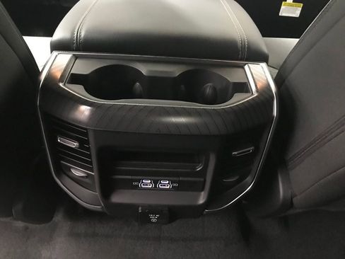 New 2026 RAM 1500 4x4 Crew Cab image 31