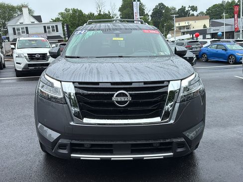 Certified 2024 Nissan Pathfinder SL image 2