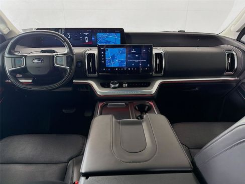 Used 2025 Ford Expedition Platinum AWD/4WD image 27