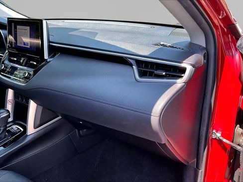 Certified 2023 Toyota Corolla Cross XLE FWD image 19