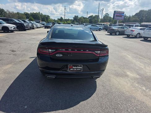 Used 2020 Dodge Charger SXT RWD image 3