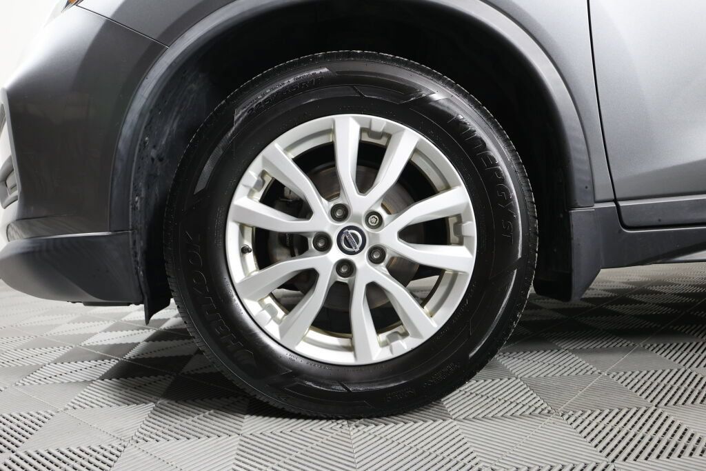 Used 2018 Nissan Rogue SV w/ Premium Package AWD/4WD image 9