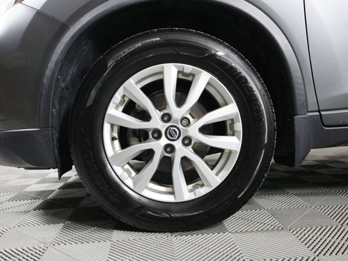 Used 2018 Nissan Rogue SV w/ Premium Package AWD/4WD image 9