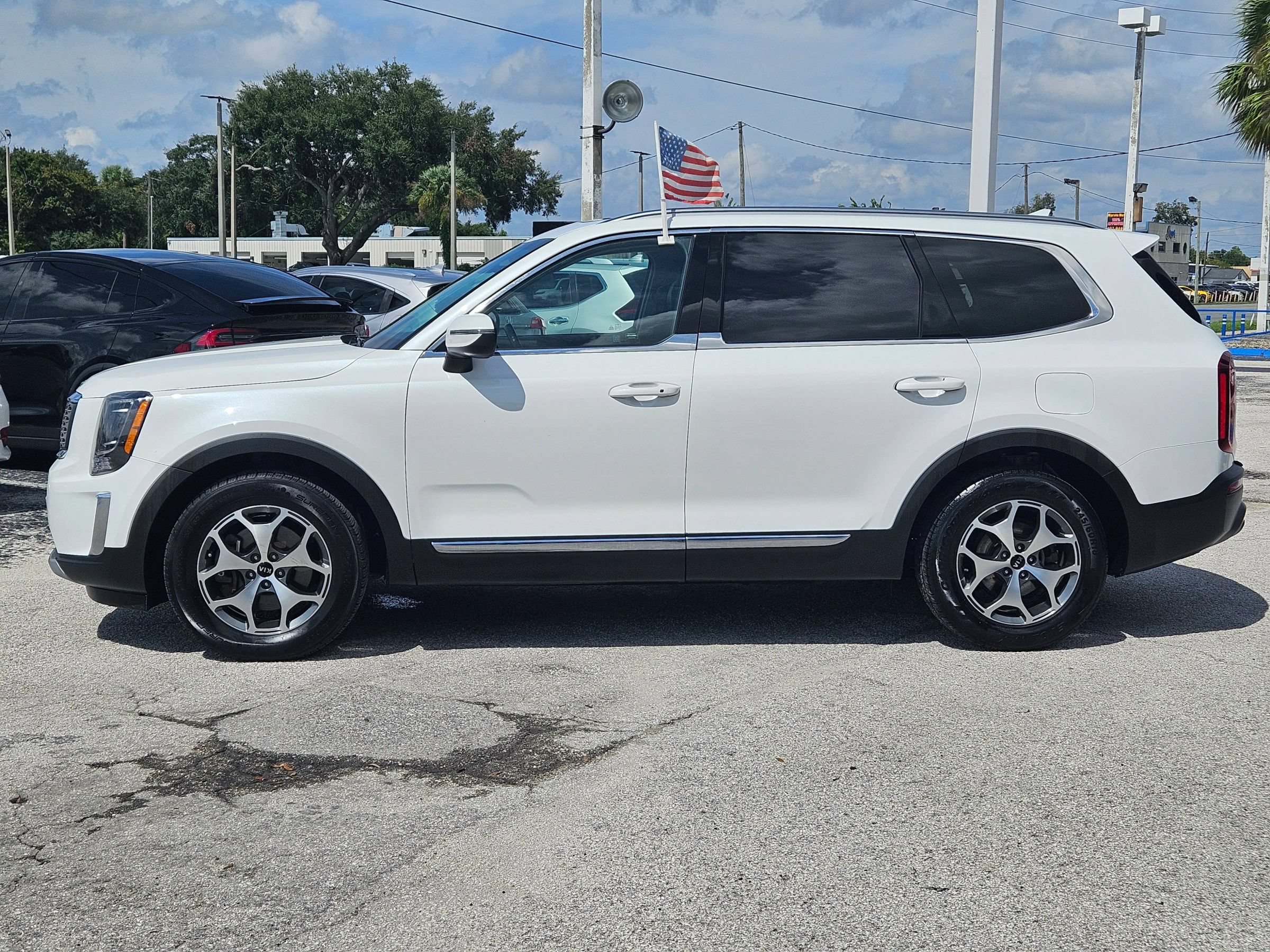 Used 2020 Kia Telluride EX FWD image 3