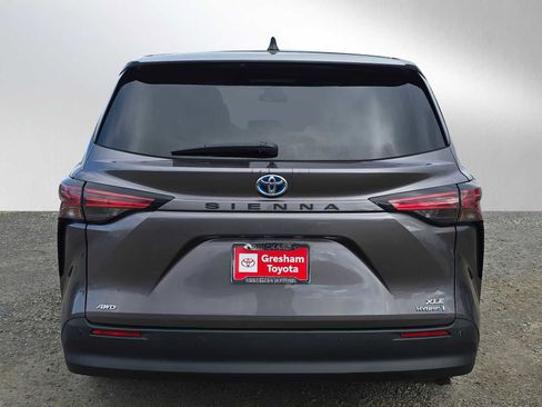 Certified 2021 Toyota Sienna XLE AWD/4WD image 5