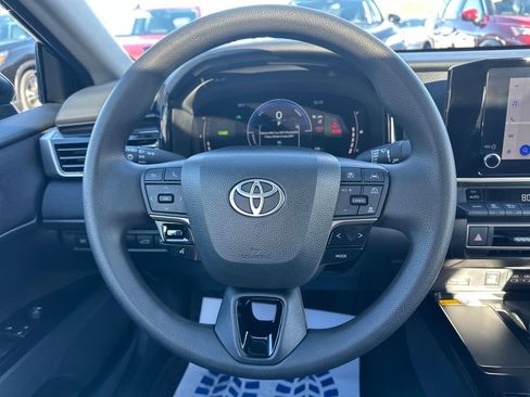 Used 2025 Toyota Camry LE image 19