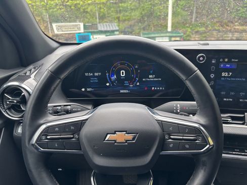 Used 2025 Chevrolet Equinox LT FWD image 29