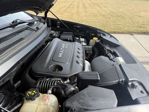 Used 2018 Jeep Cherokee Limited image 25